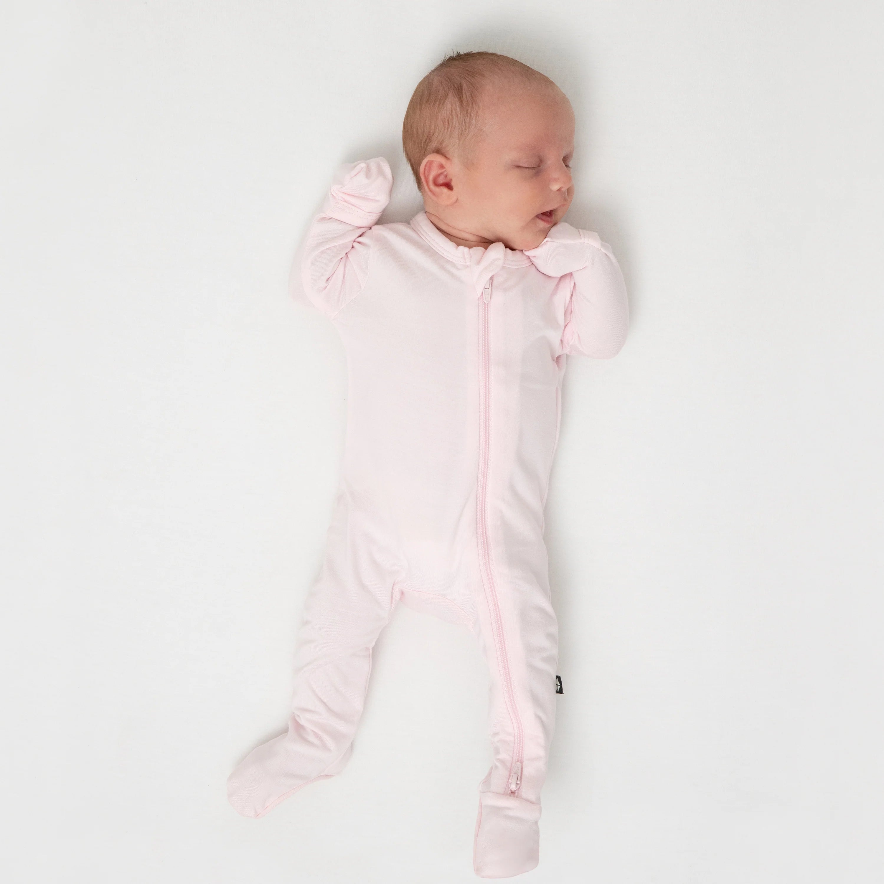 Kyte Baby Zippered Footie - Sakura